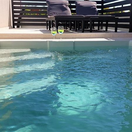 Vip Deluxe Apartment Arian نوفاليا المظهر الخارجي الصورة