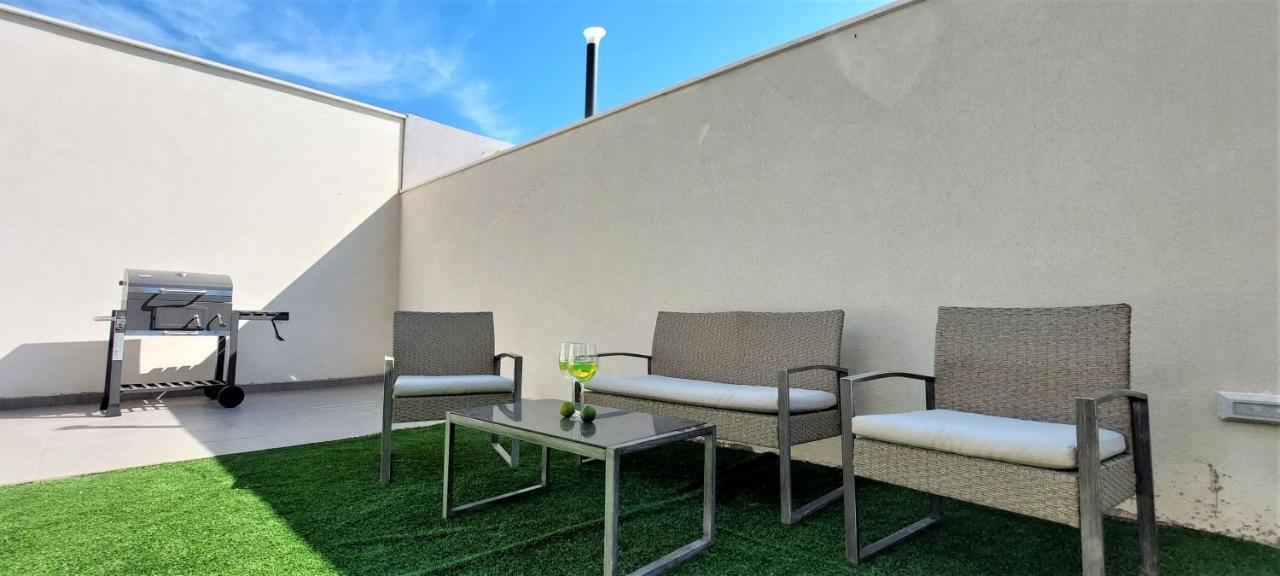 Vip Deluxe Apartment Arian نوفاليا المظهر الخارجي الصورة