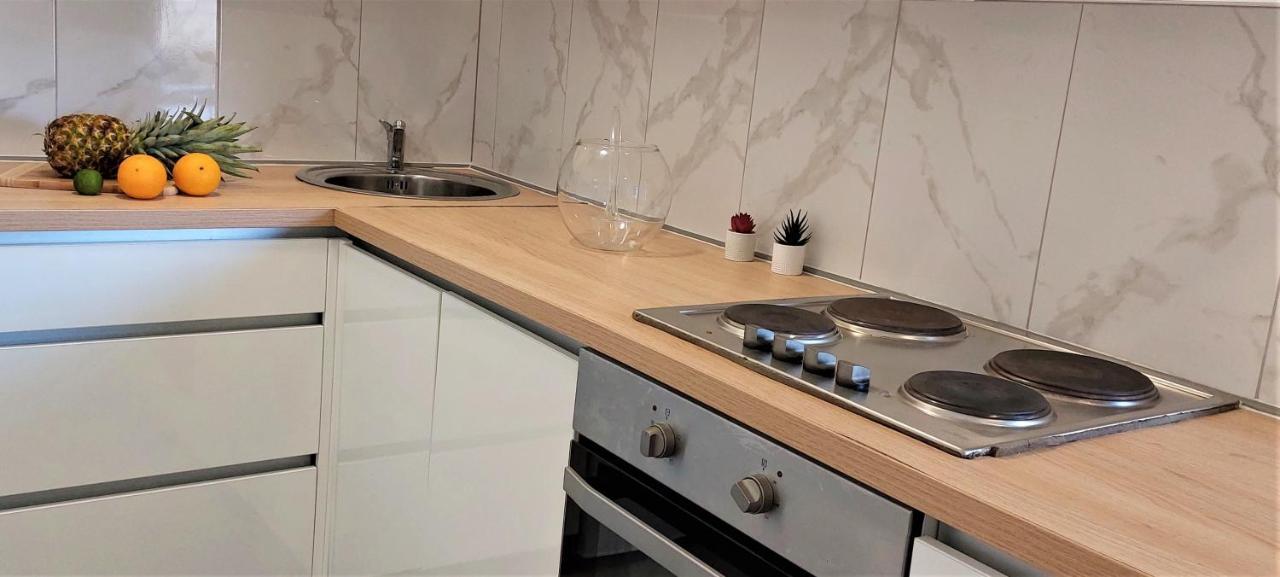 Vip Deluxe Apartment Arian نوفاليا المظهر الخارجي الصورة