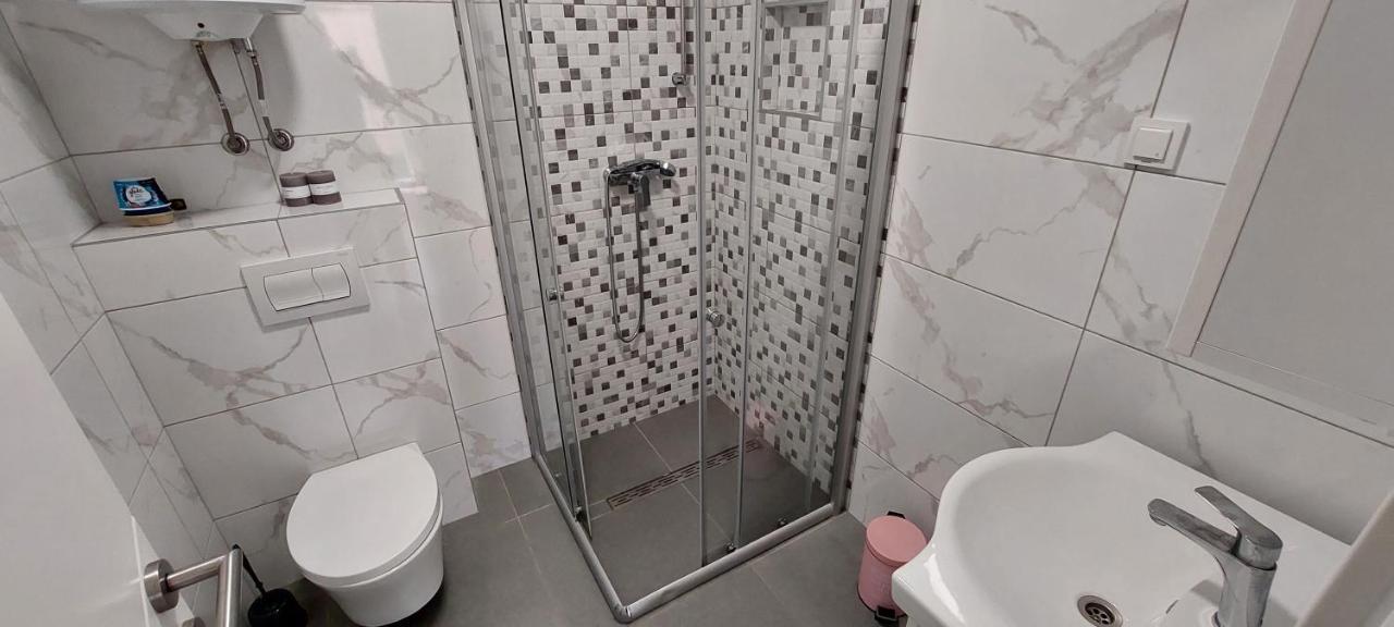 Vip Deluxe Apartment Arian نوفاليا المظهر الخارجي الصورة