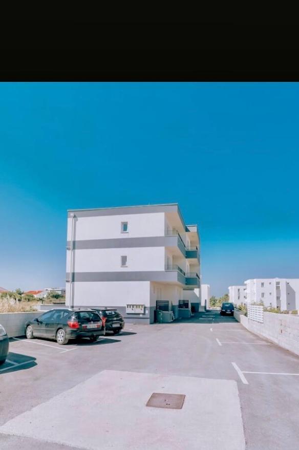 Vip Deluxe Apartment Arian نوفاليا المظهر الخارجي الصورة