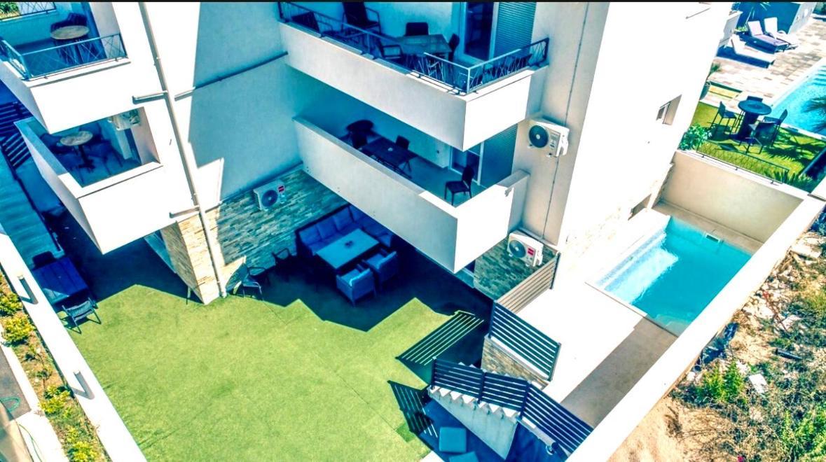 Vip Deluxe Apartment Arian نوفاليا المظهر الخارجي الصورة