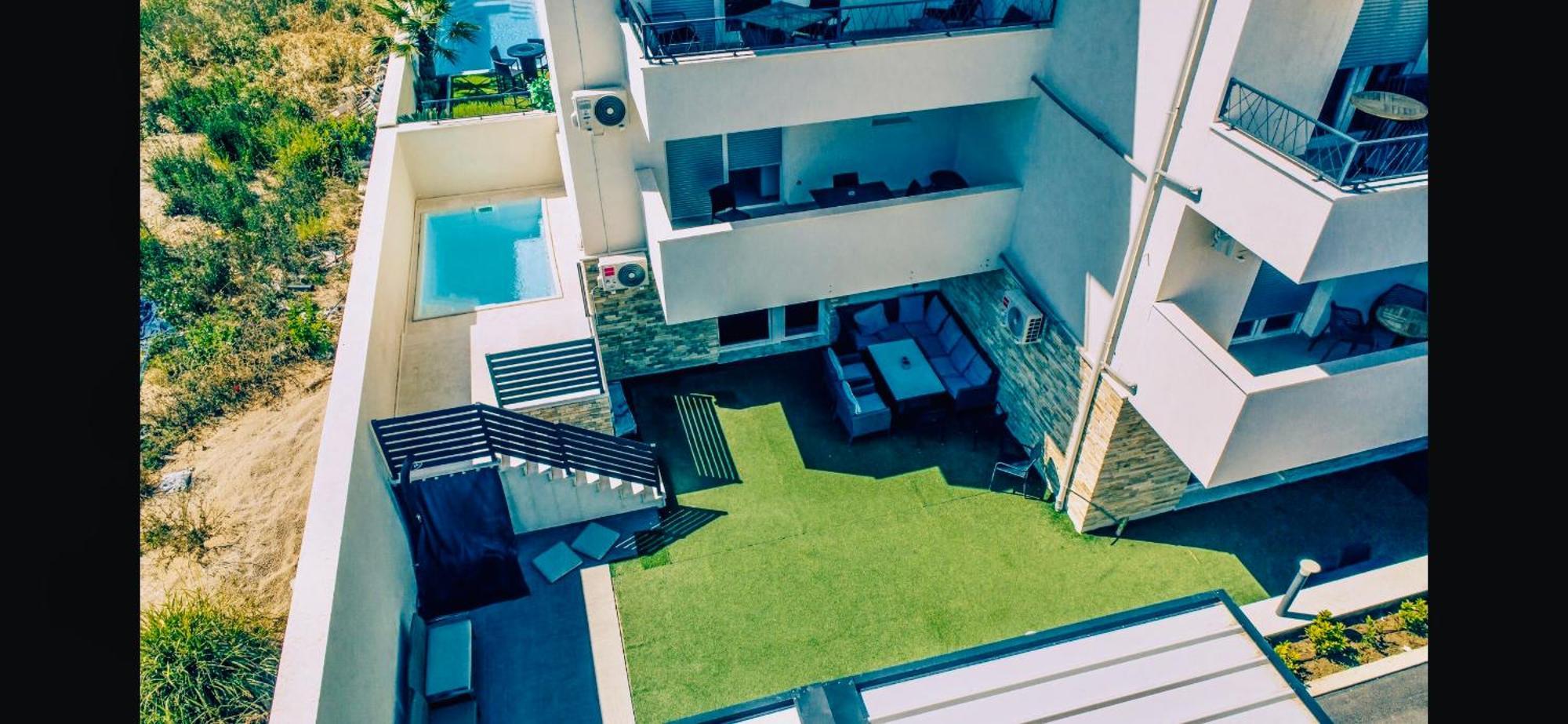 Vip Deluxe Apartment Arian نوفاليا المظهر الخارجي الصورة