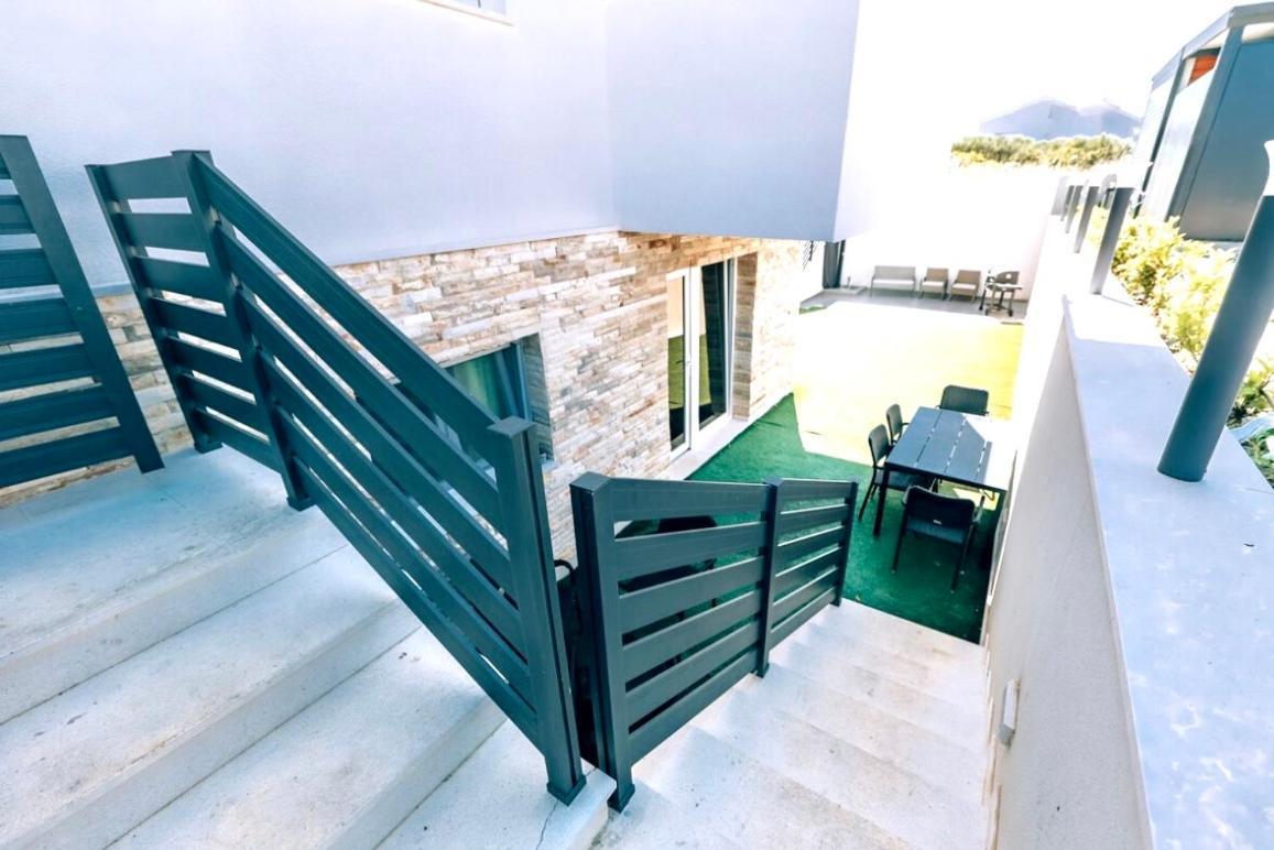 Vip Deluxe Apartment Arian نوفاليا المظهر الخارجي الصورة
