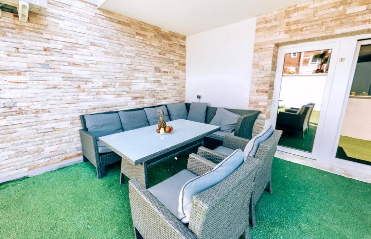 Vip Deluxe Apartment Arian نوفاليا المظهر الخارجي الصورة